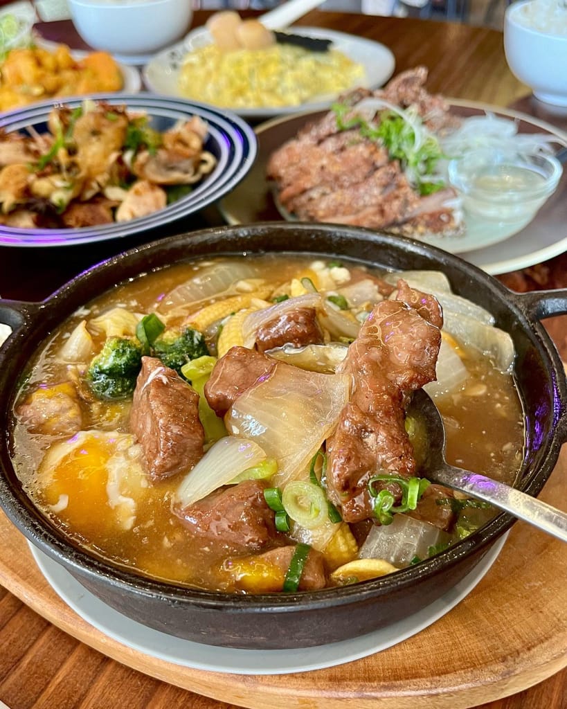 台中必吃的台式美食料理餐廳！餐點真的很好吃！裝潢也很文青風啊！
