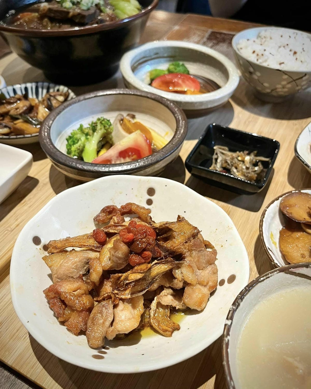 或許⋯生活不如我們想像,但也仍需努力 儘管努力不如預期⋯但至 或許⋯生活不如我們想像,但也仍需努力 儘管努力不如預期⋯但至