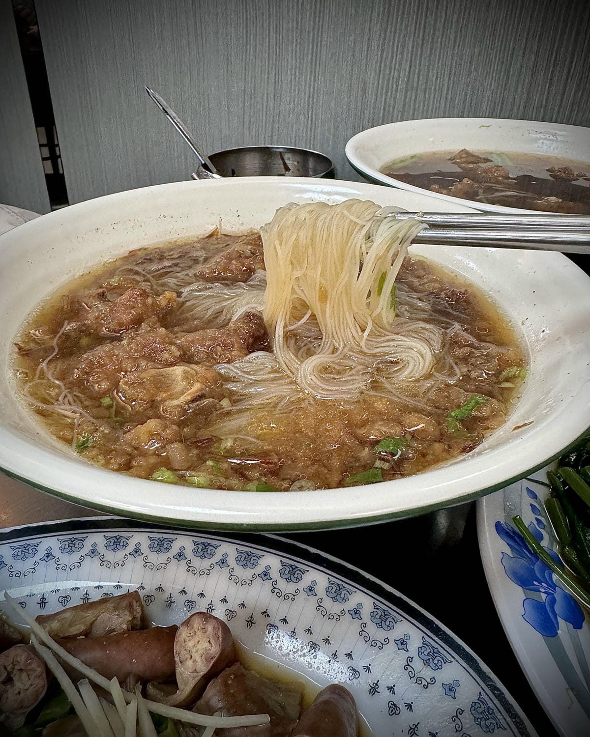 台中海線大甲鎮瀾宮週邊平價銅板美食［特食豐原排骨酥麵］