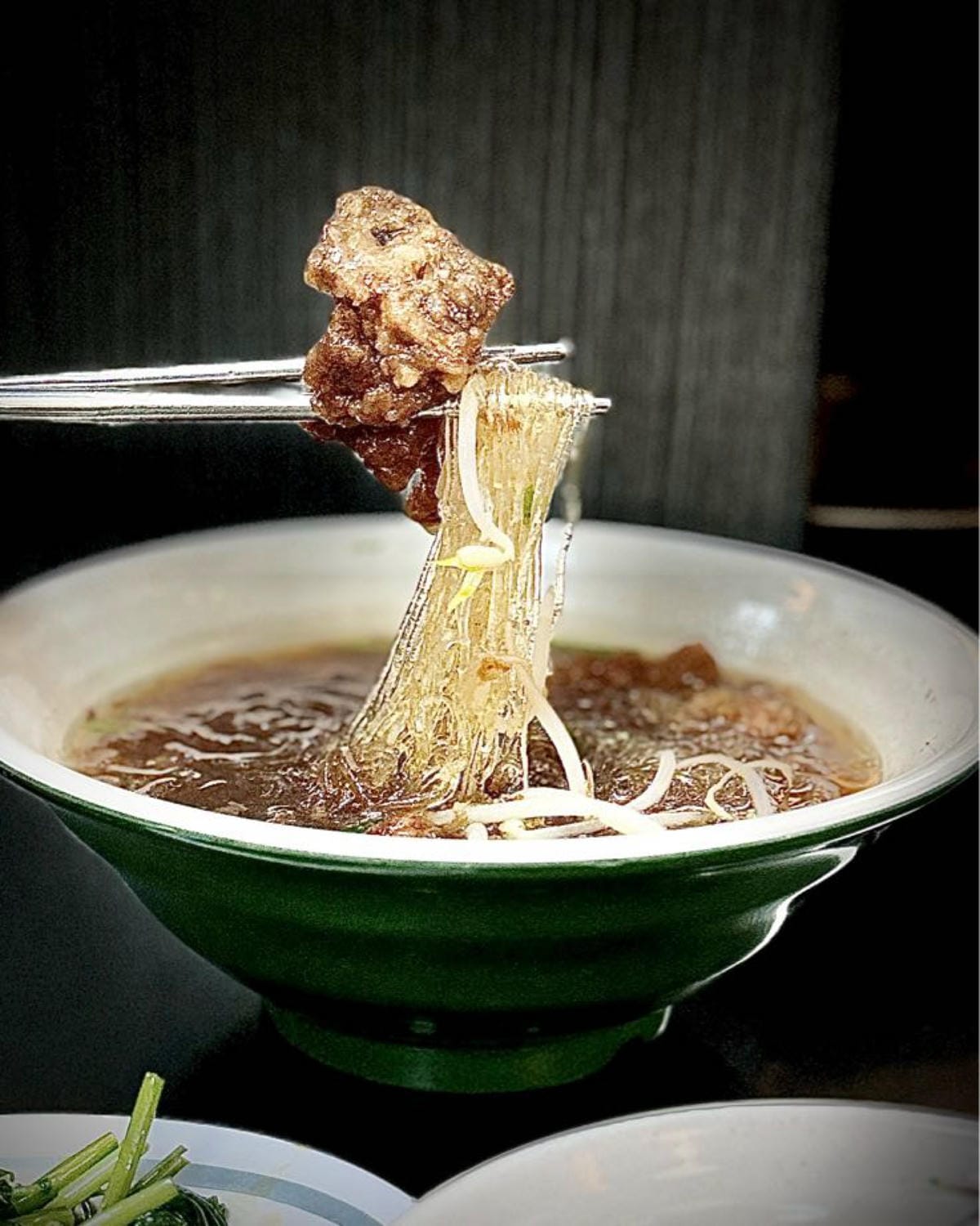 台中海線大甲鎮瀾宮週邊平價銅板美食［特食豐原排骨酥麵］