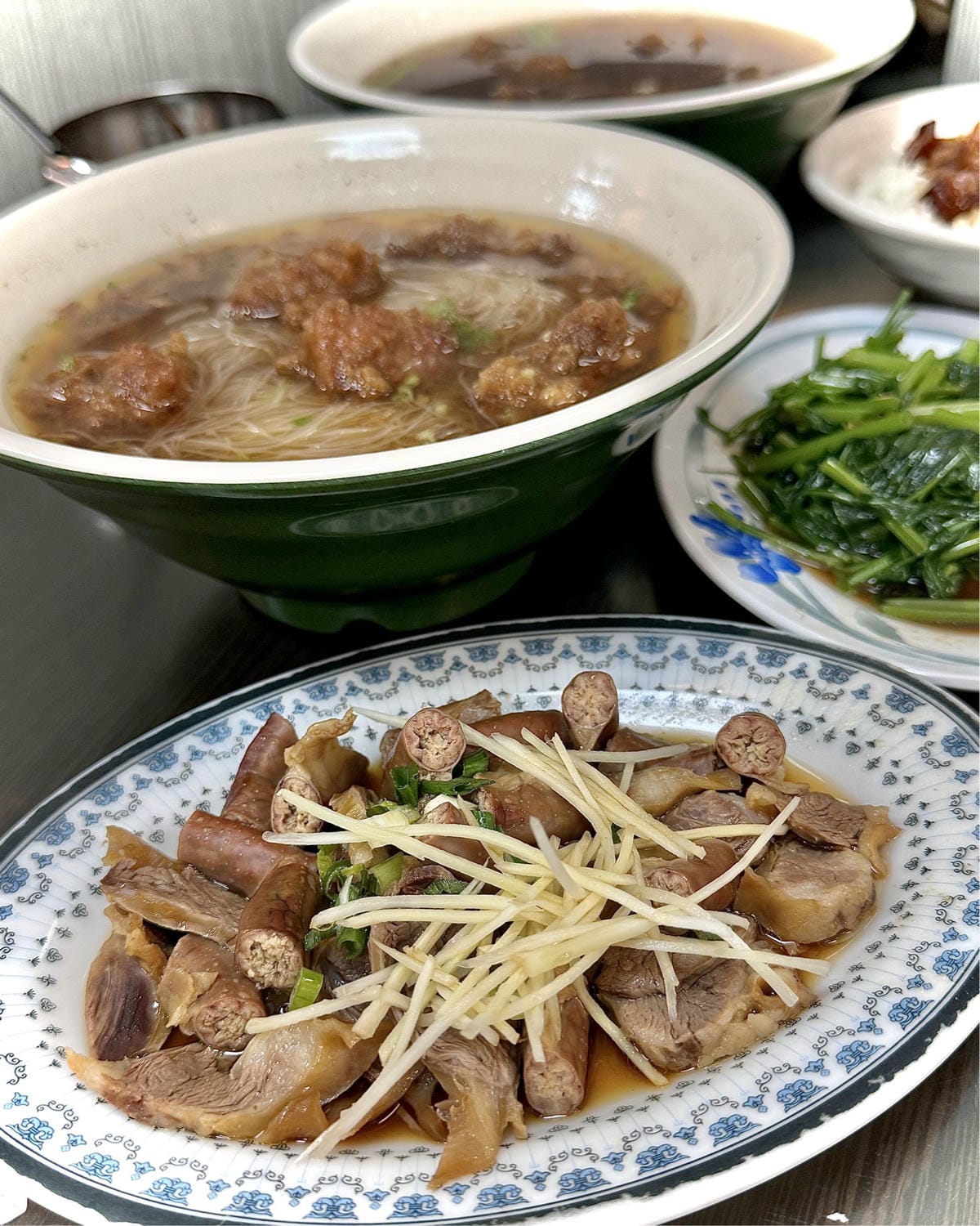 台中海線大甲鎮瀾宮週邊平價銅板美食［特食豐原排骨酥麵］