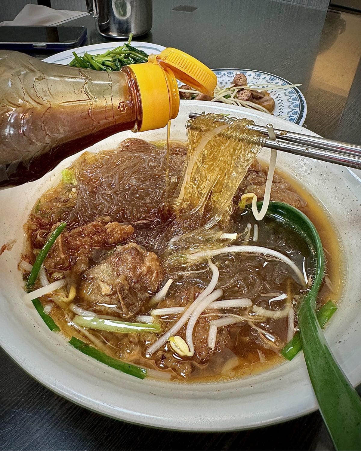 台中海線大甲鎮瀾宮週邊平價銅板美食［特食豐原排骨酥麵］