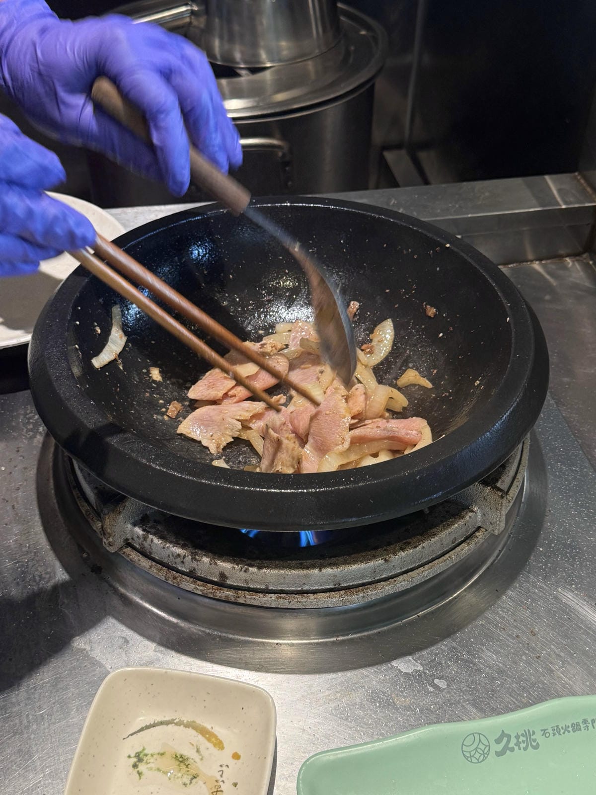火鍋控不能錯過的石頭火鍋餐廳!台中西區美食誠品綠園道附近的[ 火鍋控不能錯過的石頭火鍋餐廳!台中西區美食誠品綠園道附近的[