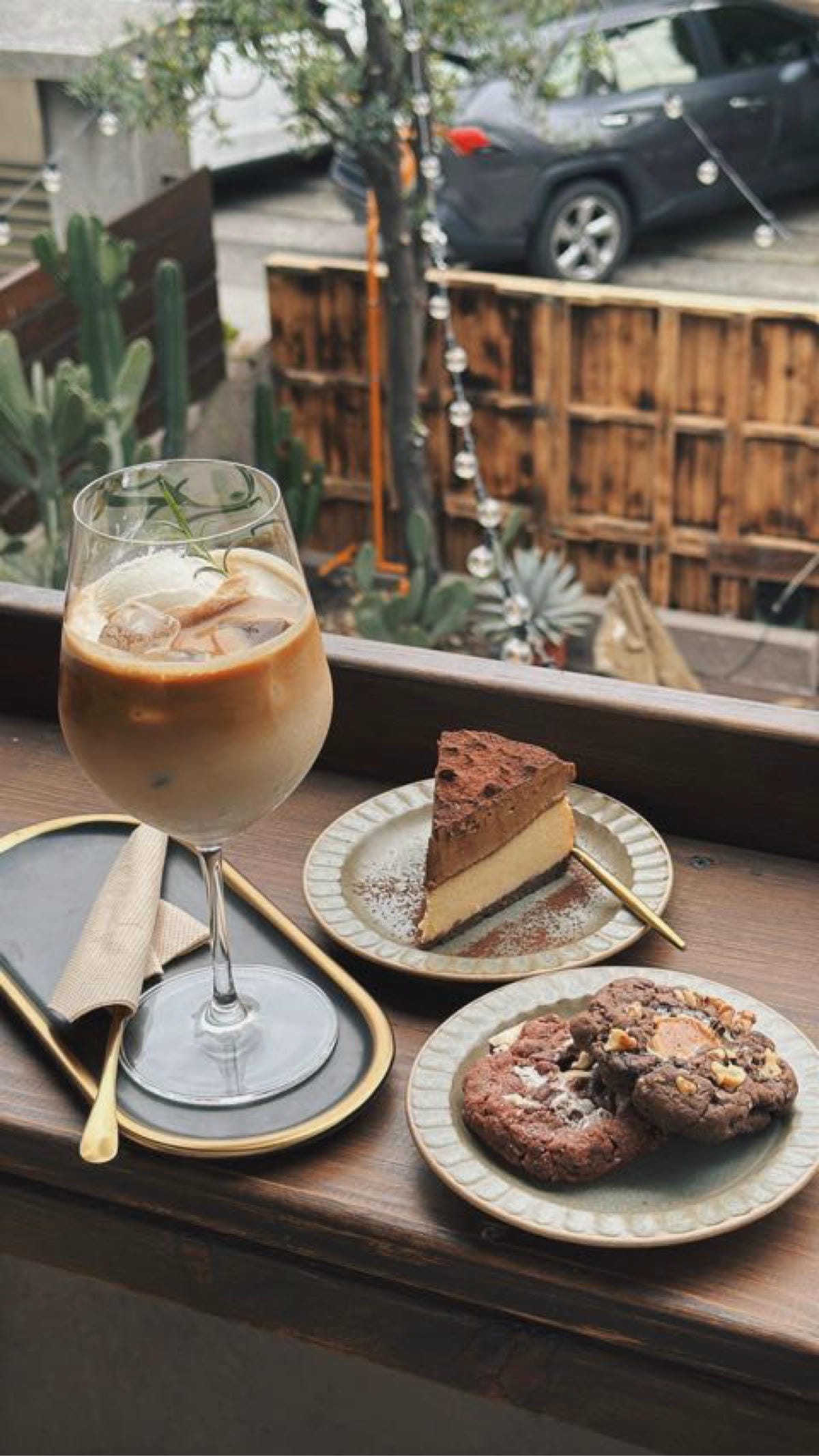 臺中西區藏身在西裝店裡的咖啡館Laio Coffee 復古時 臺中西區藏身在西裝店裡的咖啡館Laio Coffee 復古時