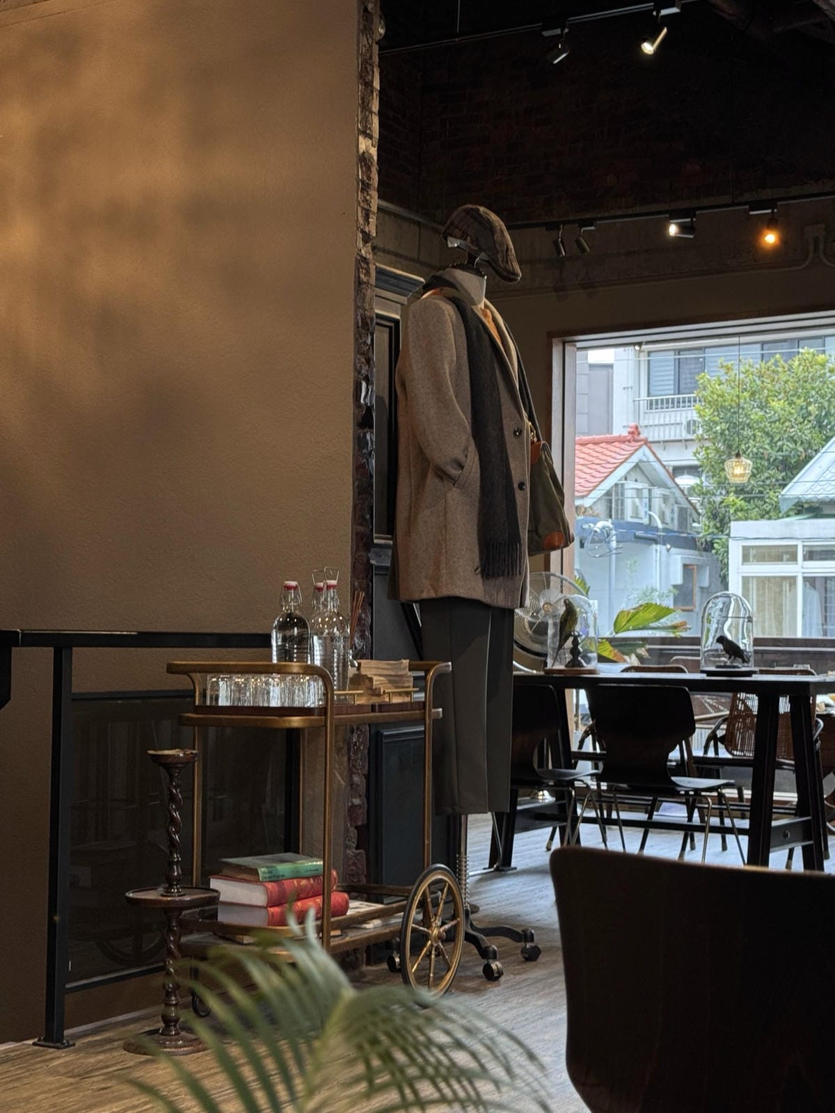 臺中西區藏身在西裝店裡的咖啡館Laio Coffee 復古時 臺中西區藏身在西裝店裡的咖啡館Laio Coffee 復古時