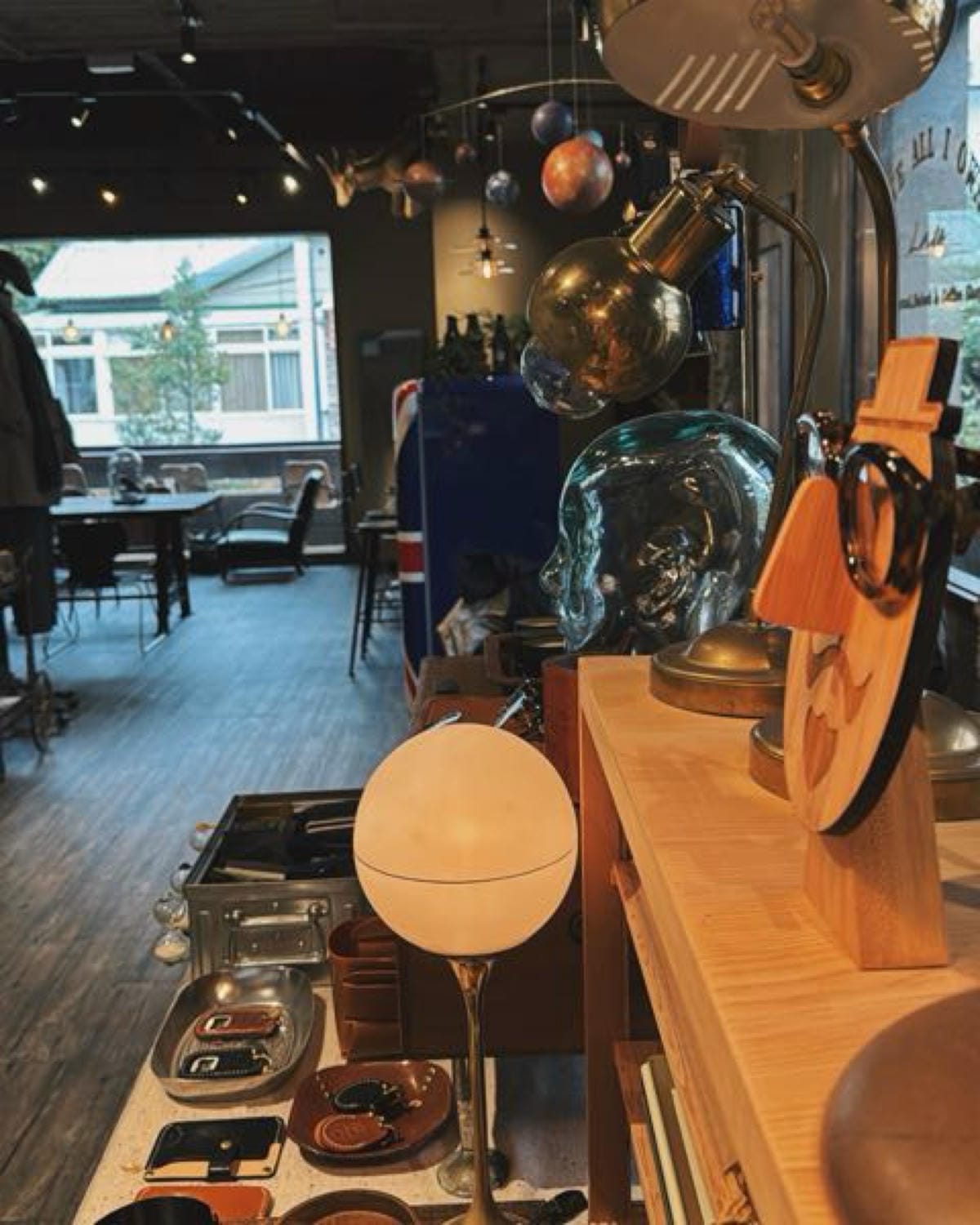 臺中西區藏身在西裝店裡的咖啡館Laio Coffee 復古時 臺中西區藏身在西裝店裡的咖啡館Laio Coffee 復古時